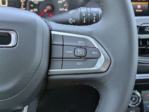 New 2026 Jeep Compass Latitude AWD/4WD image 25