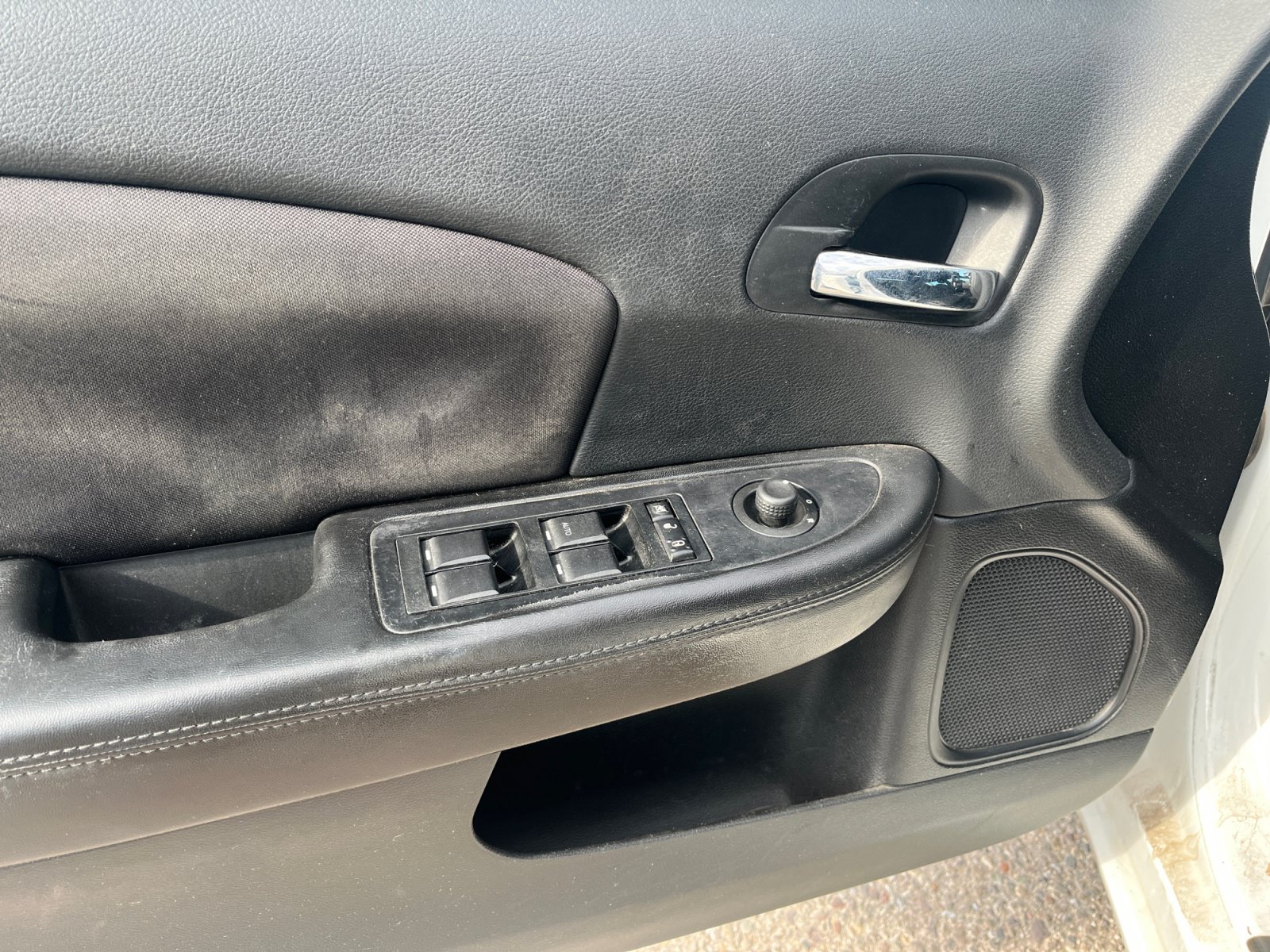 Used 2013 Chrysler 200 Touring FWD image 17