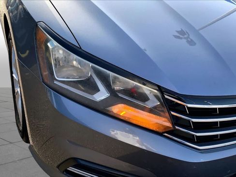 Used 2018 Volkswagen Passat 2.0T S FWD image 28