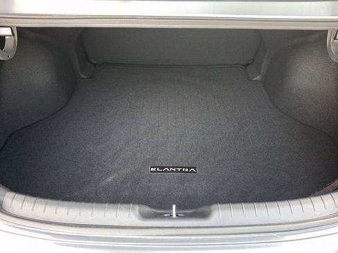 Used 2025 Hyundai Elantra SE FWD image 29