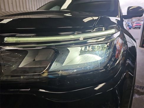 Used 2025 Ford Explorer ST-Line w/ ST-Line Street Pack image 29