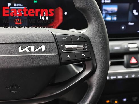 Used 2025 Kia K4 FWD image 15