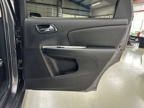 Used 2019 Dodge Journey SE w/ Premium Group FWD image 16