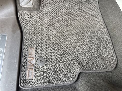 Used 2021 GMC Yukon Denali image 17