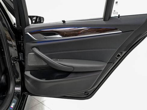 Used 2022 BMW M5 w/ Executive Package image 44