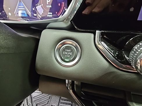 Used 2025 GMC Canyon Elevation w/ Convenience Package image 24