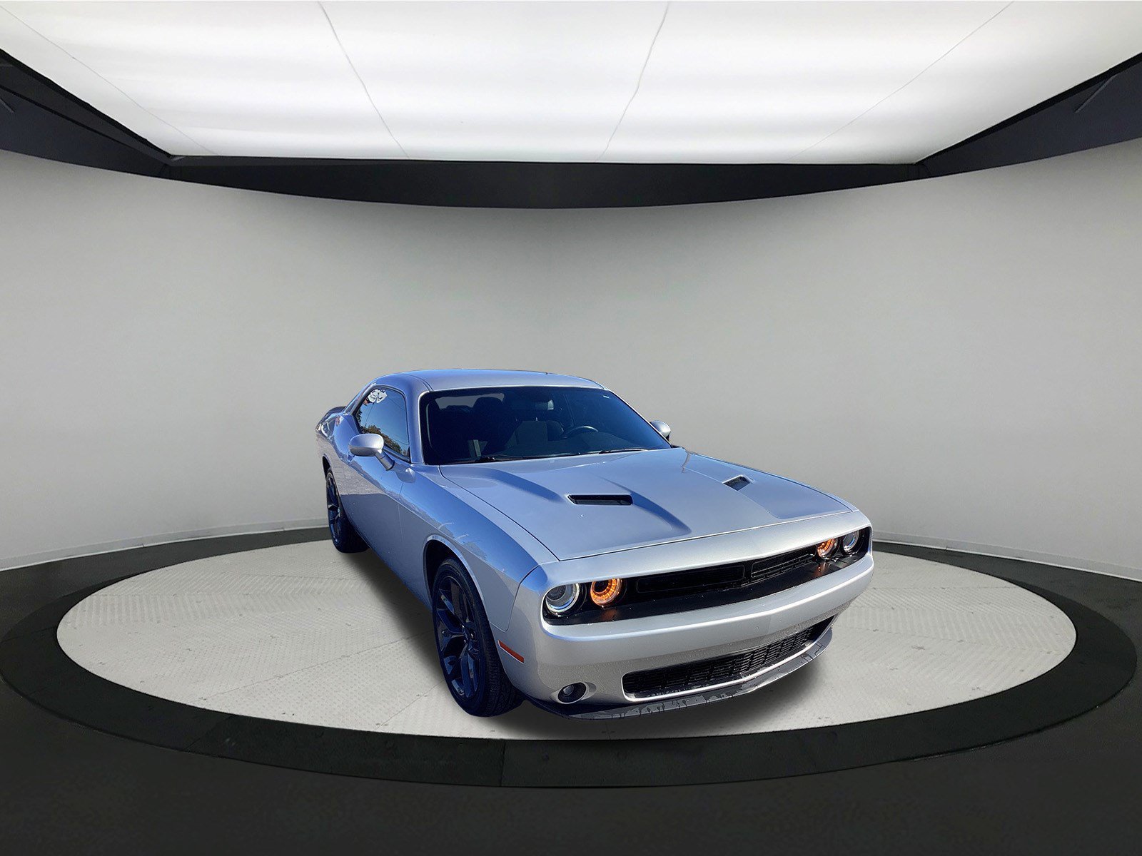 Used 2021 Dodge Challenger SXT w/ Blacktop Package RWD image 2