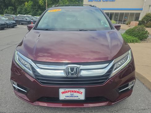 Used 2018 Honda Odyssey Touring image 2