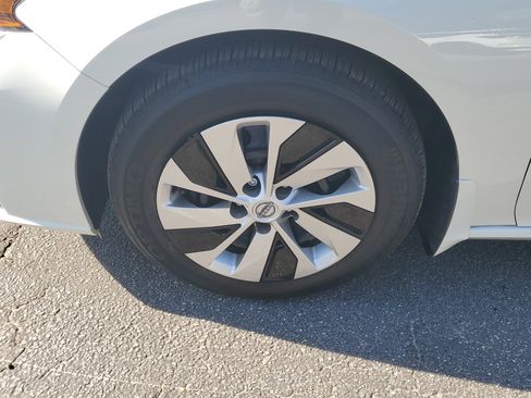 Certified 2024 Nissan Altima 2.5 S image 4