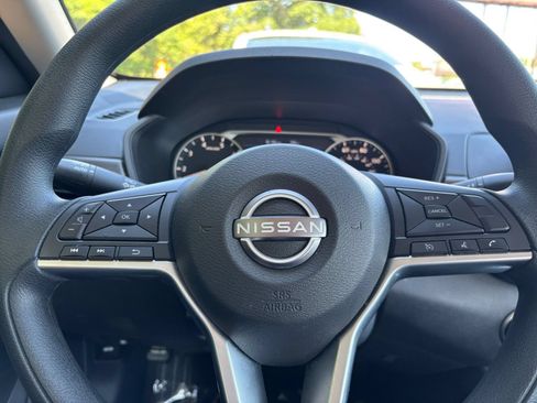 Used 2025 Nissan Altima 2.5 SV FWD image 28
