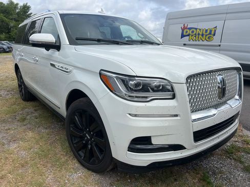 Used 2023 Lincoln Navigator L Reserve AWD/4WD image 2