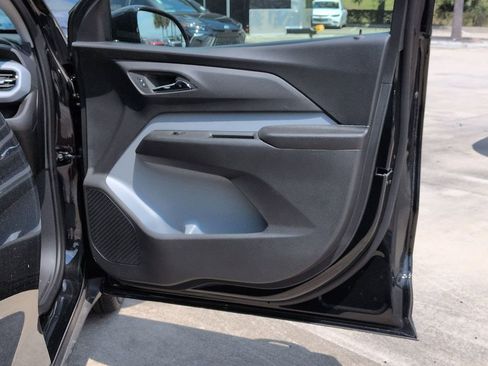 New 2027 Chevrolet Bolt LT w/ Comfort Package FWD image 19