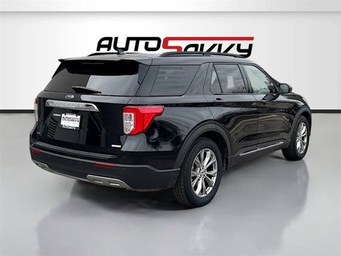 Used 2020 Ford Explorer XLT w/ Equipment Group 202A image 7