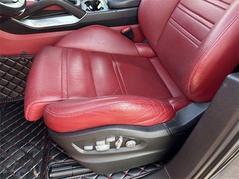 Used 2021 Porsche Cayenne Turbo image 12