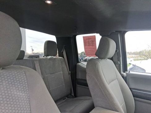 Used 2017 Ford F150 XLT image 12