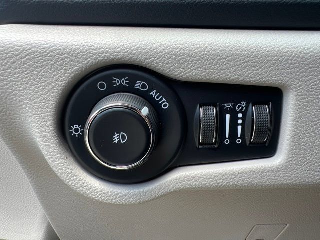 Certified 2023 Chrysler Pacifica Touring-L FWD image 20