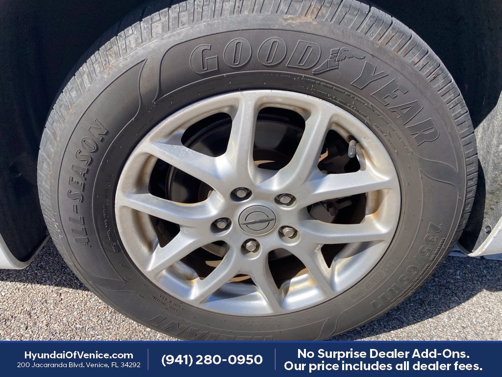 Used 2022 Chrysler Pacifica Touring-L w/ Uconnect Theater Family Group FWD image 23