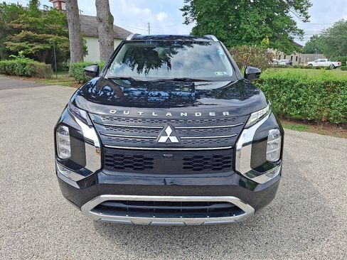 Used 2022 Mitsubishi Outlander SEL image 2