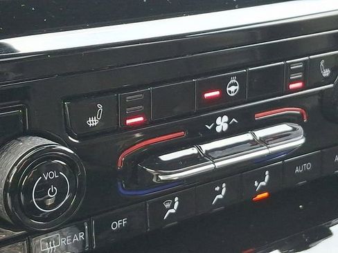 Used 2023 Jeep Grand Cherokee Altitude image 26