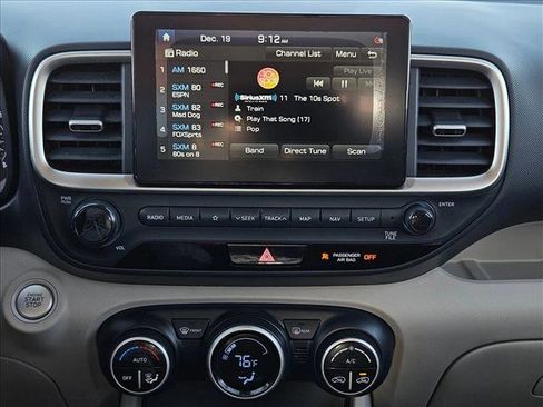 Used 2020 Hyundai Venue image 15