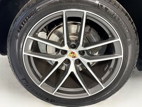 Used 2023 Porsche Macan AWD/4WD image 33