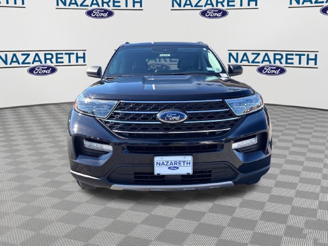 Used 2022 Ford Explorer XLT w/ Equipment Group 202A AWD/4WD image 2