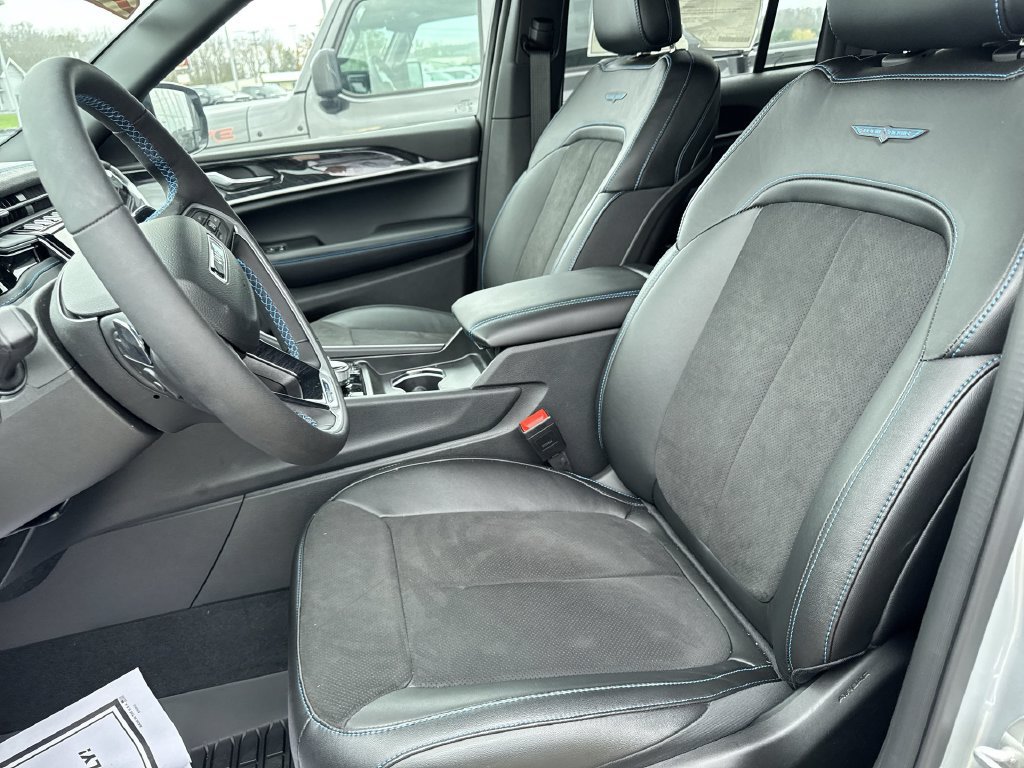 New 2024 Jeep Grand Cherokee Trailhawk AWD/4WD image 18