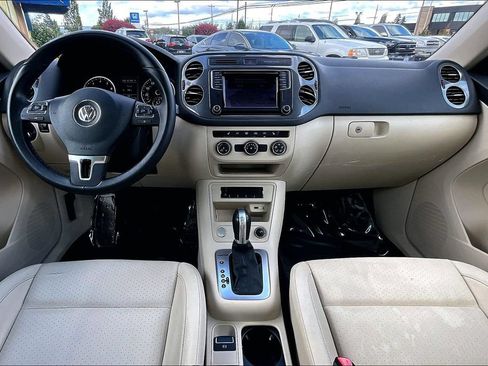 Used 2016 Volkswagen Tiguan SE AWD/4WD image 16