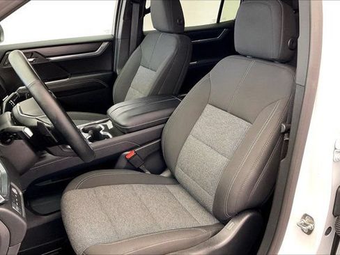 Used 2026 GMC Acadia Elevation w/ LPO, Floor Liner Package AWD/4WD image 17