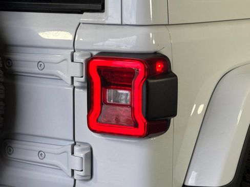 Certified 2025 Jeep Wrangler Unlimited Sahara AWD/4WD image 10