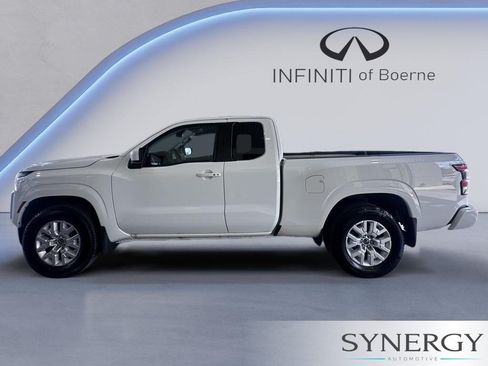 Used 2024 Nissan Frontier SV w/ SV Convenience Package RWD image 8