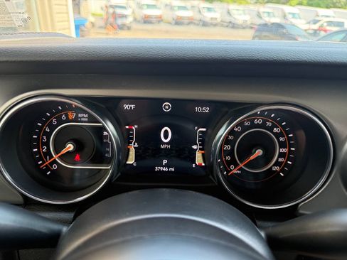 Used 2021 Jeep Gladiator Sport AWD/4WD image 14