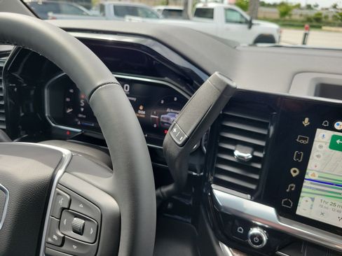 Used 2026 GMC Sierra 1500 Elevation image 21