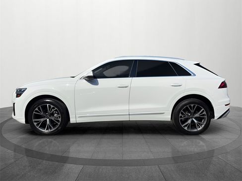 Used 2024 Audi Q8 Premium w/ Convenience Package image 4