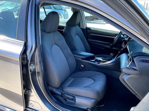 Used 2020 Toyota Camry LE FWD image 13