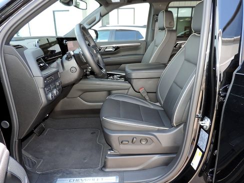 Certified 2026 Chevrolet Suburban Premier w/ Sun And Tow Package AWD/4WD image 14