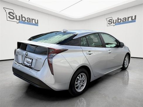 Used 2018 Toyota Prius Four image 7