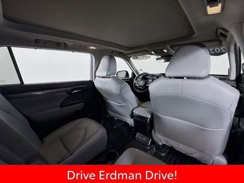 Certified 2021 Toyota Highlander Platinum AWD/4WD image 29
