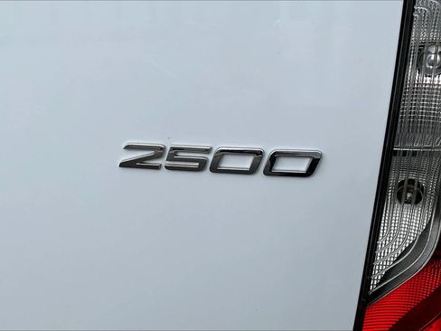 Used 2025 Mercedes-Benz Sprinter 2500 image 9