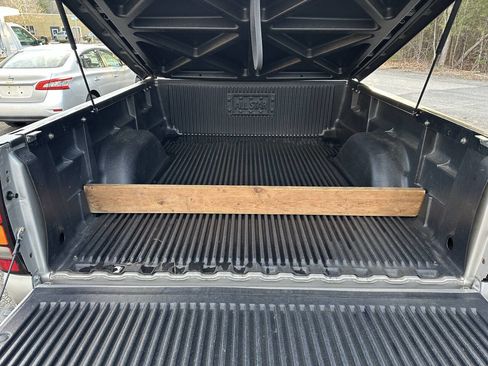 Used 2007 GMC Sierra 2500 SLE w/ Snow Plow Prep Package image 14