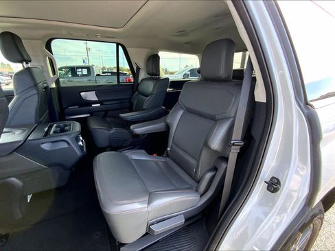 Certified 2025 Ford Expedition Active image 20