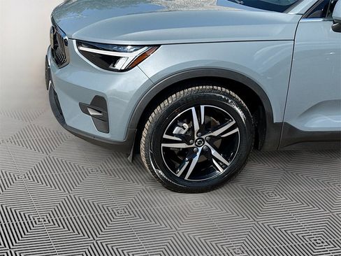 Used 2023 Volvo XC40 B4 Plus image 36