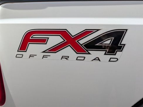 Used 2015 Ford F250 XL w/ Power Equipment Group AWD/4WD image 32