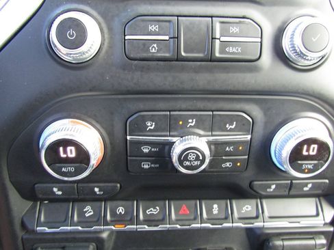 Used 2020 GMC Sierra 1500 Elevation AWD/4WD image 12