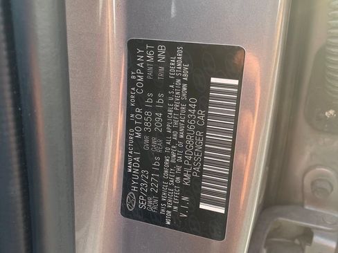 Used 2024 Hyundai Elantra Limited FWD image 9