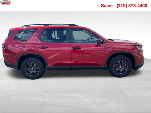 Used 2024 Honda Pilot TrailSport image 6