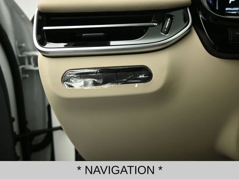 Certified 2025 INFINITI QX60 Luxe image 12