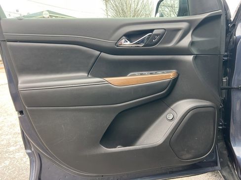 Used 2019 GMC Acadia SLE image 11