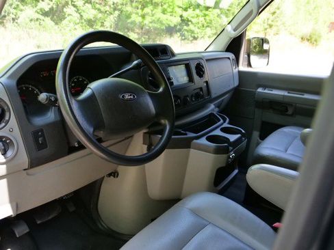 Used 2013 Ford E-350 and Econoline 350 XL w/ PWR Windows & Locks Group image 2