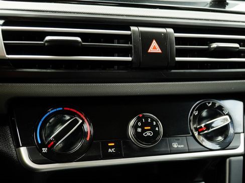 Used 2022 Kia Seltos LX image 17